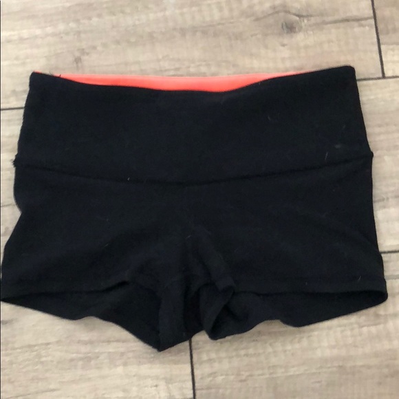 Reversible LuLu Lemon Boogie Shorts - Picture 6 of 7